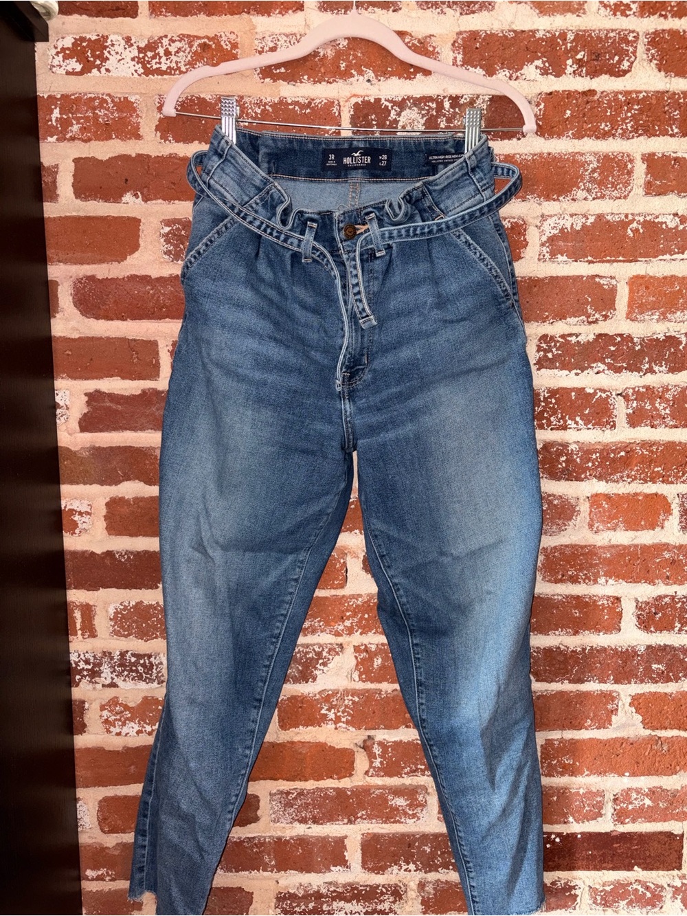 Hollister High-Rise Paperbag Jeans in Medium Blue Denim